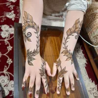 نقش حنا در رنگ های متنوع.مشکی قهوه ای و ...