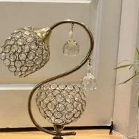 اباژر کنار تخت