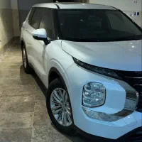 اوتلندر 2023 M لاین