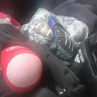 لوازم ورزشی دستکش وکلاه