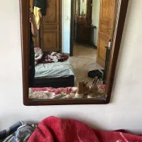 اینه با قاب چوبی