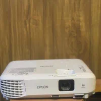 ویدئو پروژکتور ثابت اپسون EB-S05|تلویزیون و پروژکتور|شیراز, هفت تنان|دیوار