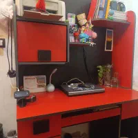 میز تحریر . میز کامیپوتر . کتابخانه . میز