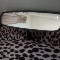 اینه وسط ماشین نوفروشی