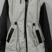 یک عددبارونی یک عددپالتوزنانه|لباس|چهارباغ, |دیوار