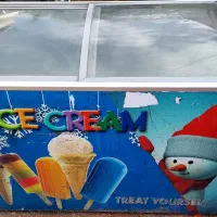 یخچال بستنی