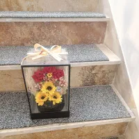 گل زیبا باگلدان شیشه ای
