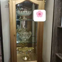 گنجه ی شیک و جنس خوب و ظروف تزیینی