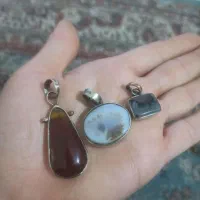آویز گردنی