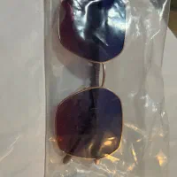 تعدادی عینک آفتابی