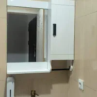 ایینه و باکس سرویس بهداشتی
