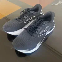 کتونی brooks اصل،سایز ۴۱.۵ ، ۲۶سانت و نیم