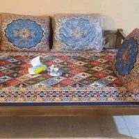 تخت سنتی و میز ناهار خوری