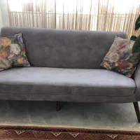 یک دست مبل هشت نفره و‌میز غذاخوری۴نفره