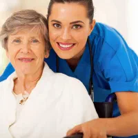 پرستار سالمند شبانه روزی خانم