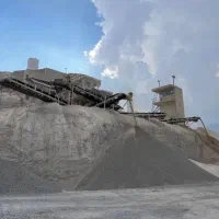 حمل ماسه شسته از کهورستان به تمام نقاط جزیره قشم