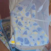 یک عدد صندلی ماشین کودک  و گهواره برقی|اسباب و اثاث بچه|شیراز, شهرک دارایی|دیوار