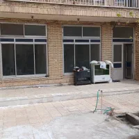 حیاط دو طبقه ۳۰۰متر خیابان حجتی