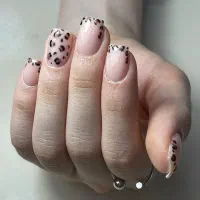 خدمات آموزش ناخن و کاشت و ترمیم ناخن|خدمات آرایشگری و زیبایی|اسلامشهر, باغ فیض|دیوار