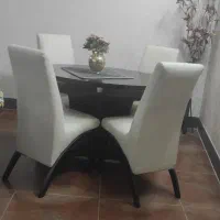 میز ناهارخوری چهارنفره