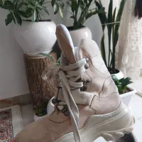 کفش بوت|کیف، کفش، کمربند|نیشابور, خط کاشمر|دیوار