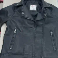 کاپشن چرم با مارک دیفکتو برای ۷تا ۸ ساله