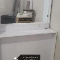 میز پیشخوان و تابلو
