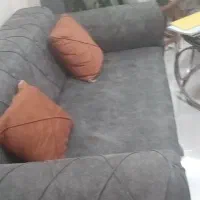 مبل دو رنگ شیک طوسی و خردلی|مبلمان خانگی و میز عسلی|اطاقور, |دیوار