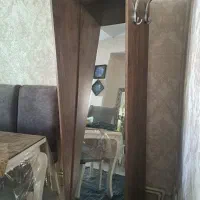 جا کفشی و اینه قدی و جاده لباسی تمیز