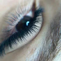 خدمات و آموزش تخصصی اکستنشن و لیفت مژه و ابرو