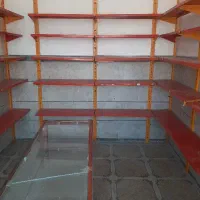 قفسه و ویترین مغازه در حدنو