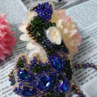 سنجاقسینه طاووس جواهردوزی