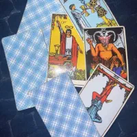 فال تخصصی قهوه و تاروت و شمع تراپی