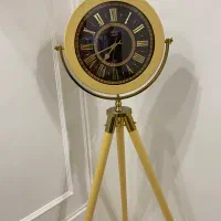 ساعت ایستاده