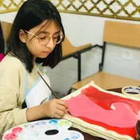 سفارش چهره و تابلو و کلاس سیاه قلم و نقاشی کودکان|خدمات آموزشی|خوی, |دیوار