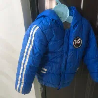 کاپشن و کفش بچگانه