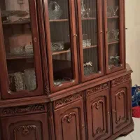 یک عدد بوفه از چوب گردو بسیار تمیز|بوفه، ویترین، کنسول|تهران, نظامی گنجوی (توانیر)|دیوار