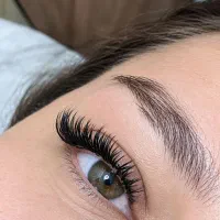 اموزش و انجام اکستنشن مژه