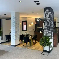 استخدام نیروی کمکی جوان درکافه