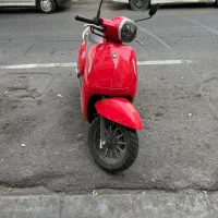 کیو‌جی (qj) ۱۲۵ قرمز