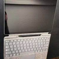 سرفیس پرو ۸ به همراه قلم کیبورد Signature 2