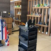 دعوت به همکاری در آرایشگاه مردانه