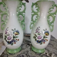 دو عدد گلدان سالم فقط یکیش لب پره یکم