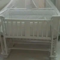 گهواره و تختخواب کنارمادر