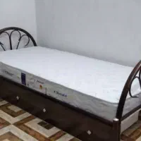 نیازمند تخت خواب