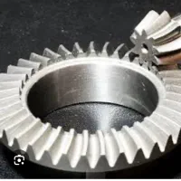 اپراتور دستگاه دنده زنی