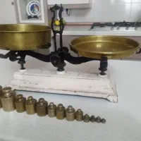 ترازوی قدیمی انگلیسی با سنگ