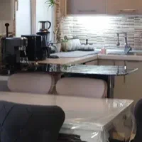 میز اپن شیشه سکوریت دودی با سه پایه استیل