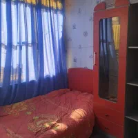 تخت و کمد  نوجوان کارکرده  اما تمیز بدون خط و خش