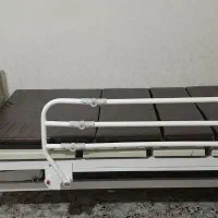تخت بیمار سه شکن برقی برای منزل